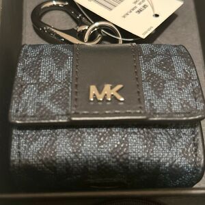 Michael Kors Signature Logo AirPod Case Blue Classic Logo Print Clip Lanyard NWT